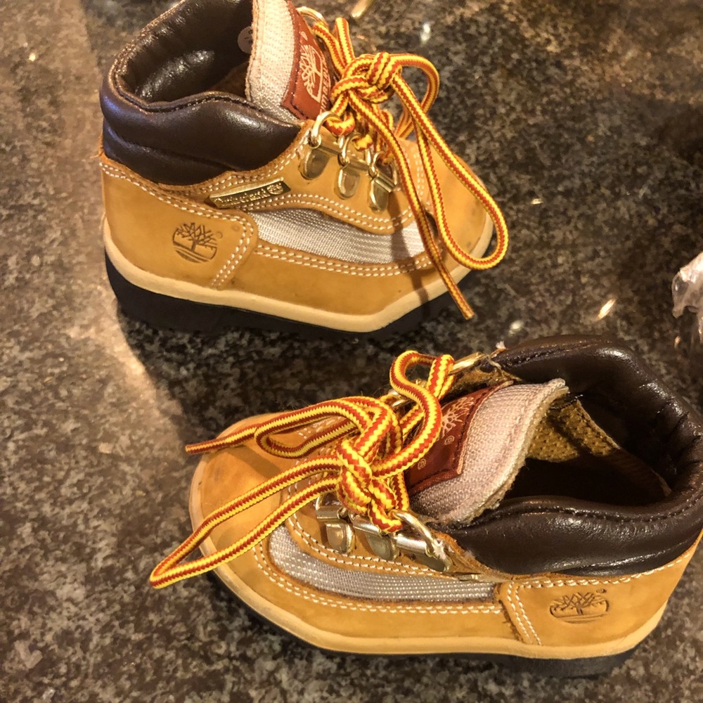 Baby toddler timberland field boot classic tan beige size 4